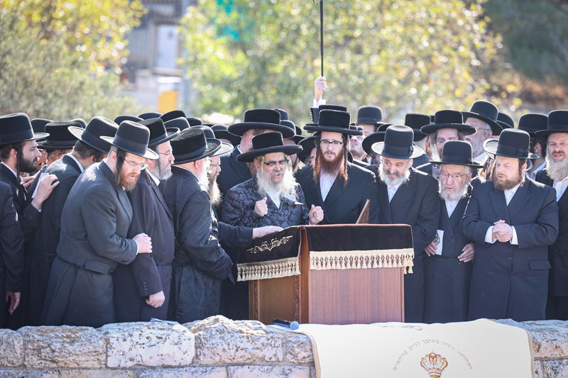 האדמו"ר מסאטמר בקריעה בהר הצופים