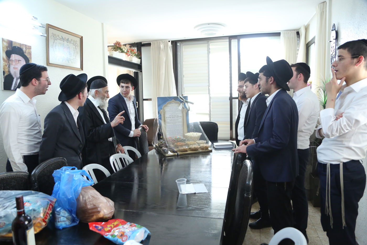 בני החבורה עם הגר"ש מרקוביץ'