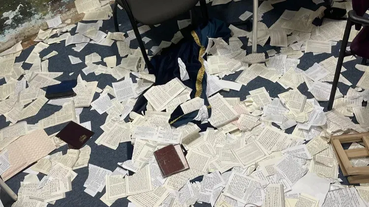 ביזוי והשחתת בית הכנסת בקדימה צורן