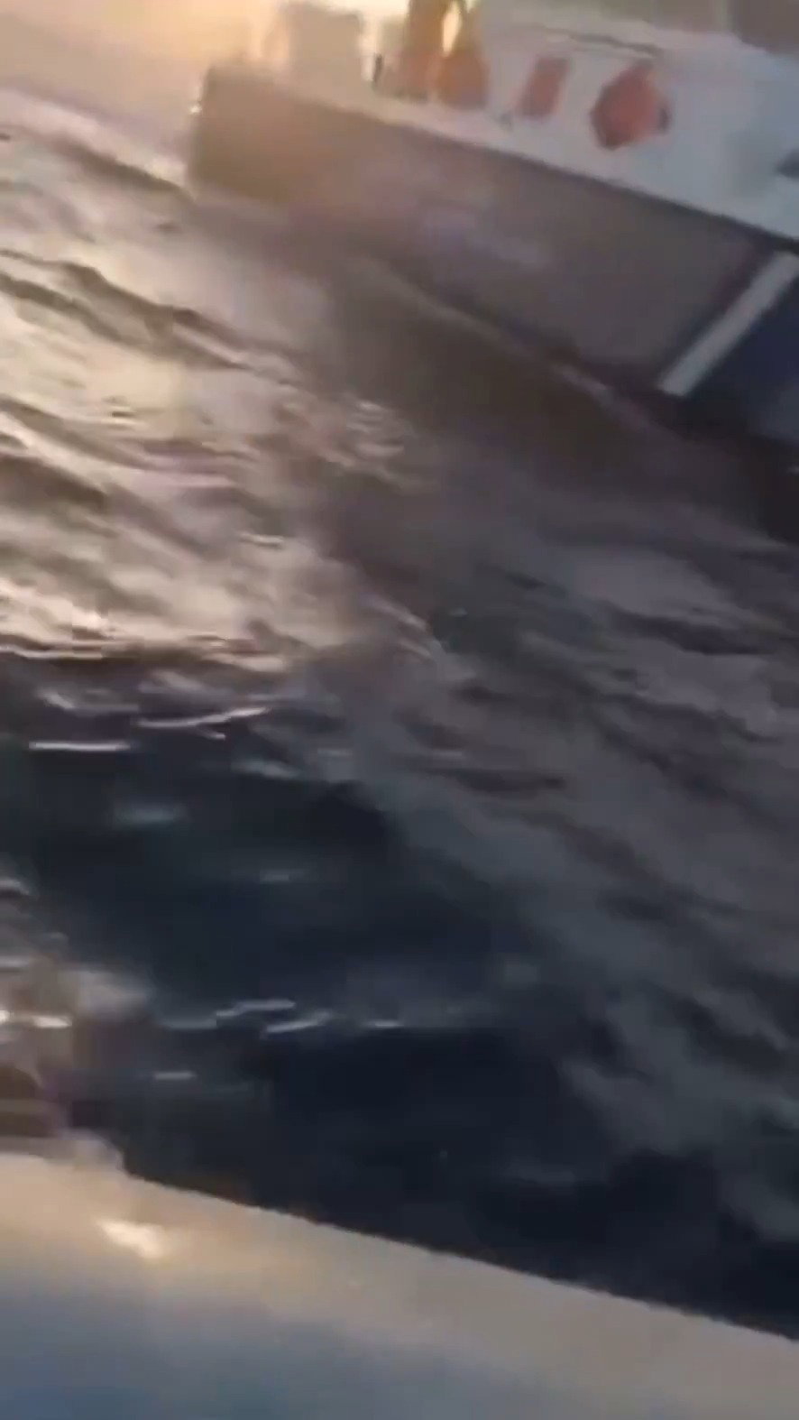 משמר החופים היווני מתנגש בסירת מהגרים