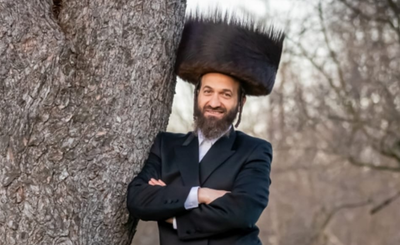 יוסי ויינברגר במחרוזת מקורית מיוחדת לכבוד חתונת בתו: "שירי הודאה"