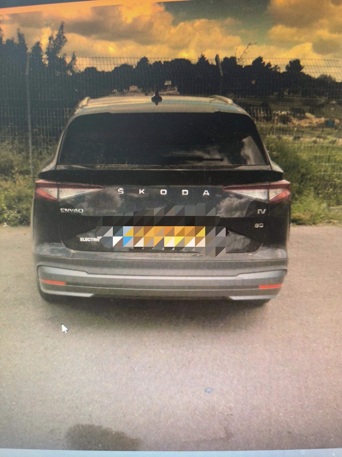 רכב יוקרה שנעקץ