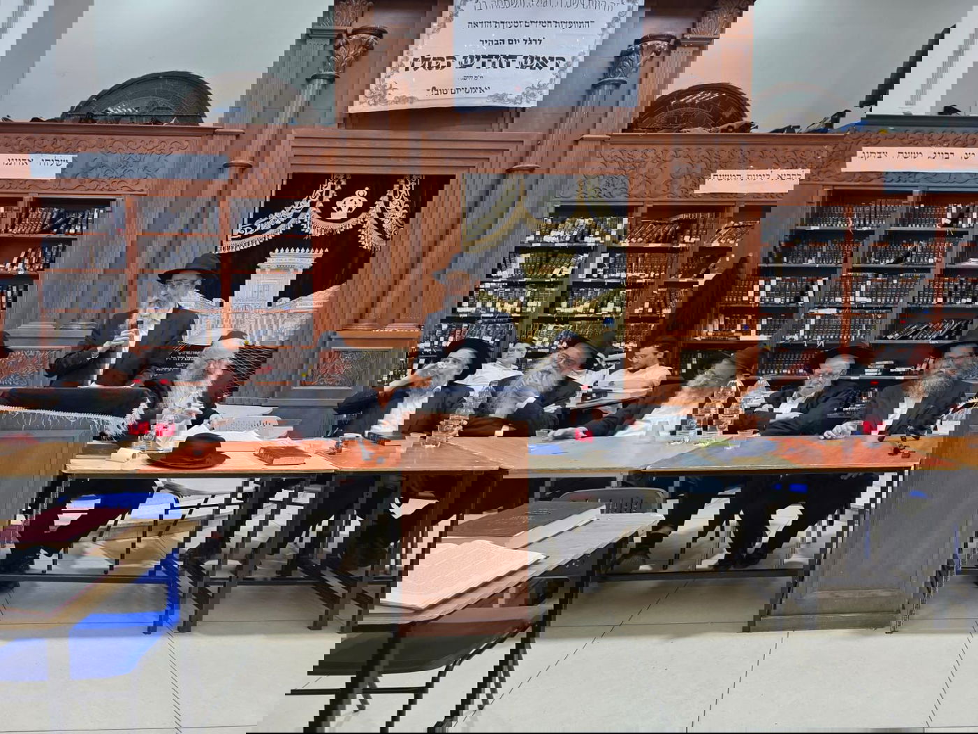 בעקבות מעצר בחורים: סבב ביקור חריג של בכירי רבני חב"ד בישיבות