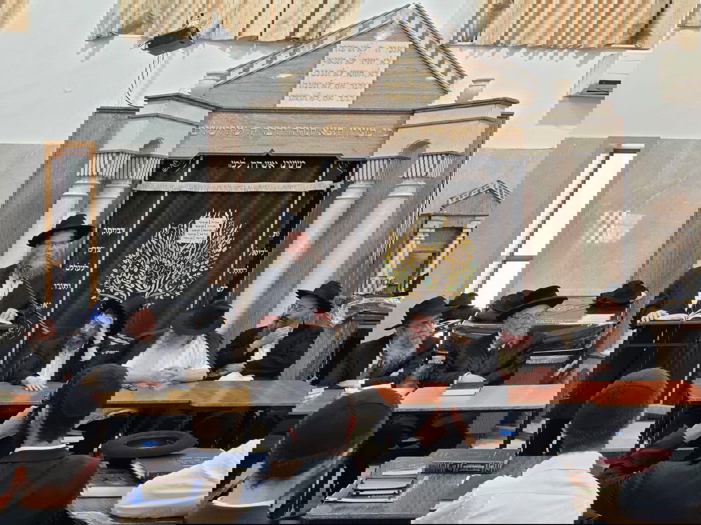 בעקבות מעצר בחורים: סבב ביקור חריג של בכירי רבני חב"ד בישיבות