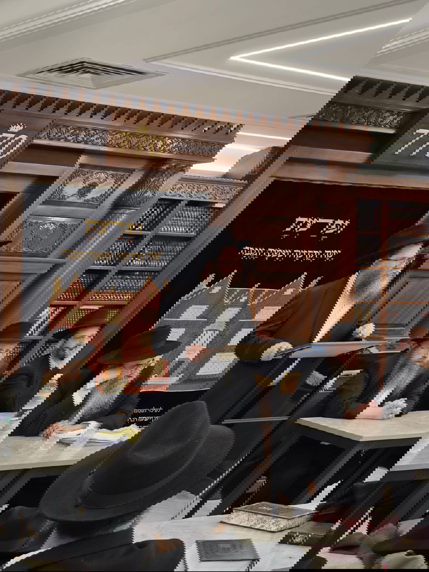 בעקבות מעצר בחורים: סבב ביקור חריג של בכירי רבני חב"ד בישיבות