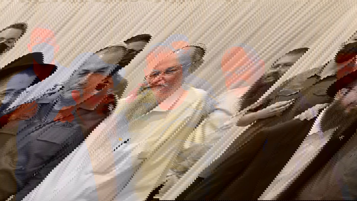 ביום המתוח: מה חיפש הרמטכ"ל אייל זמיר עם כיפה בחתונת תלמיד הישיבה? "זה היה נס שמיימי" | צפו