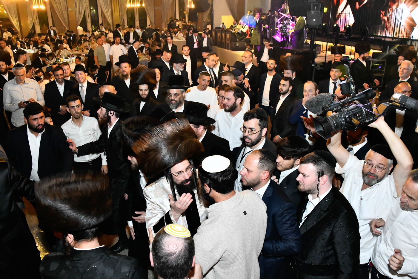 בר המצווה לבן האדמו"ר ממעז'יבוז'