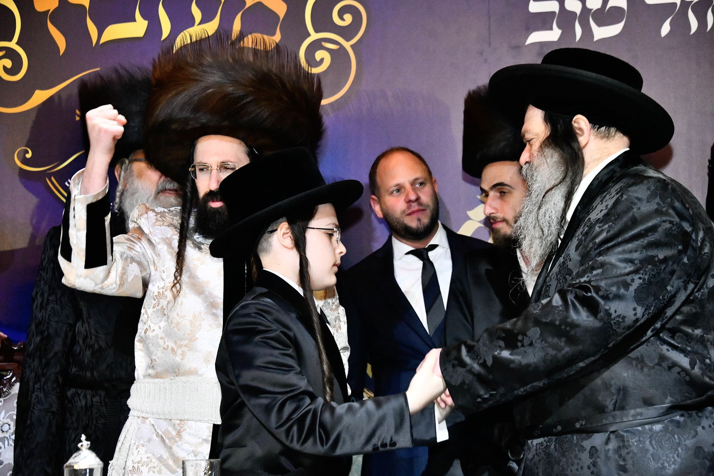 בר המצווה לבן האדמו"ר ממעז'יבוז'