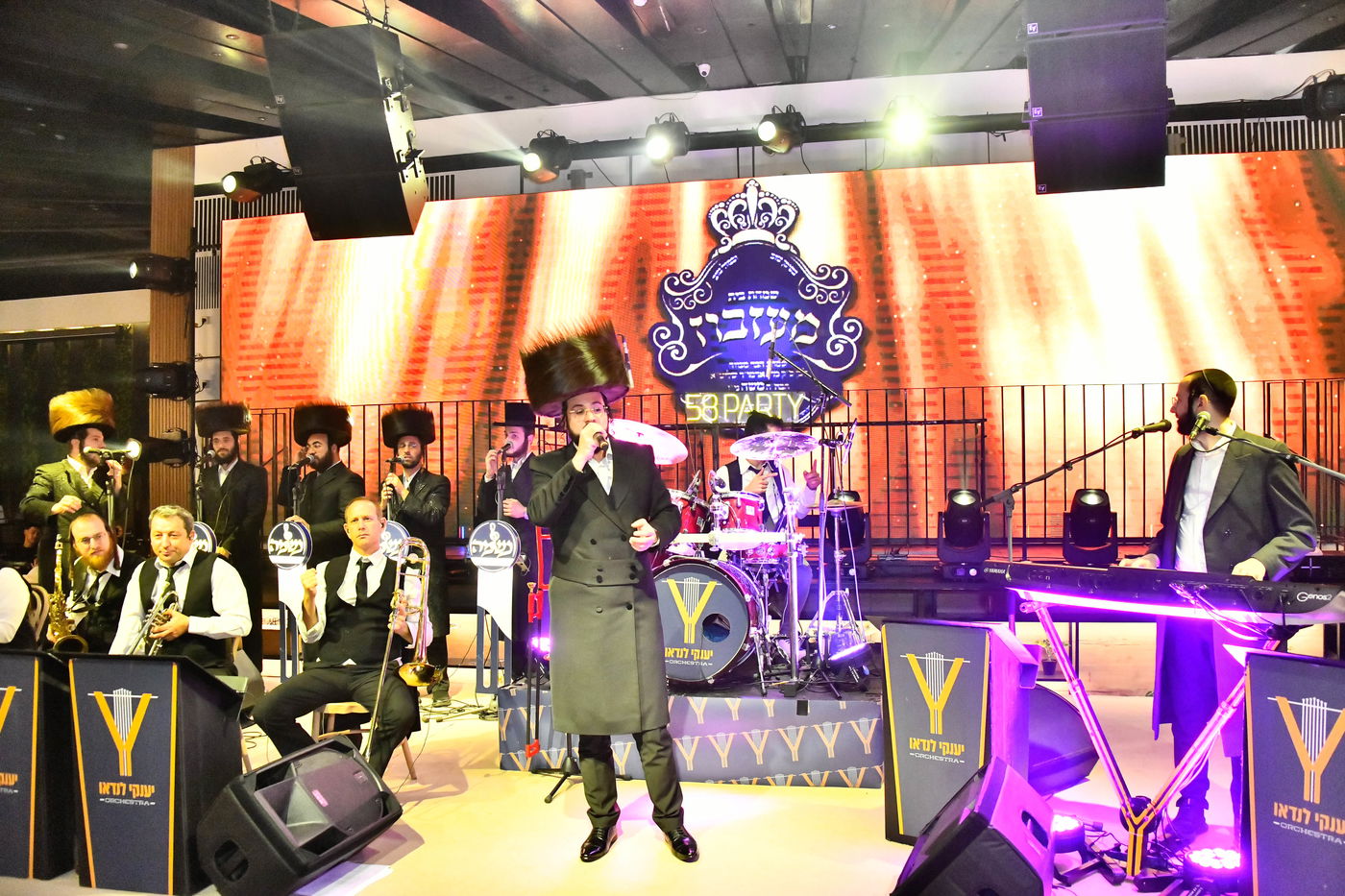 בר המצווה לבן האדמו"ר ממעז'יבוז'