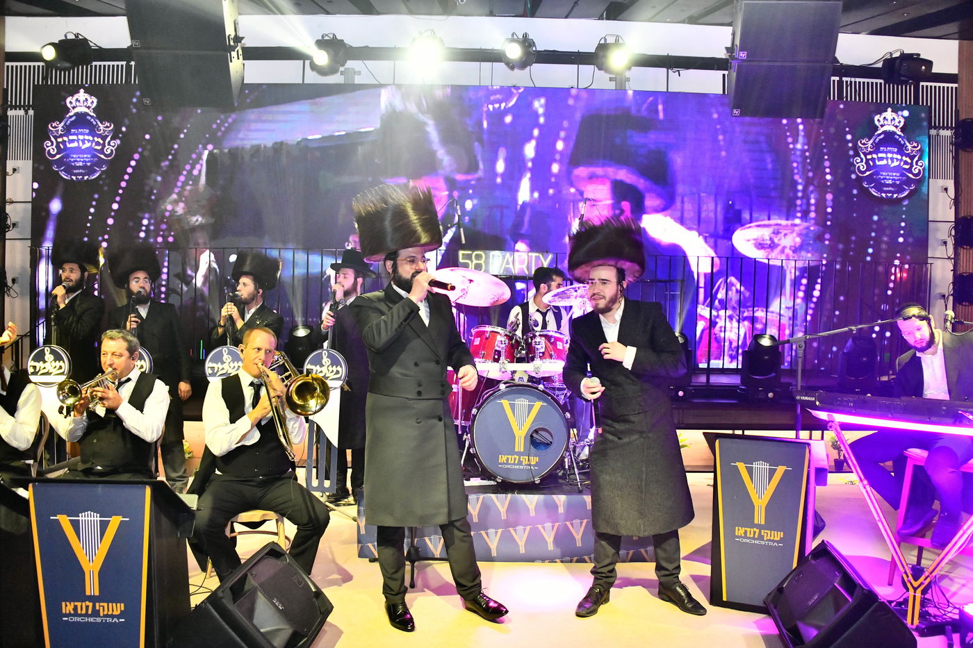 בר המצווה לבן האדמו"ר ממעז'יבוז'