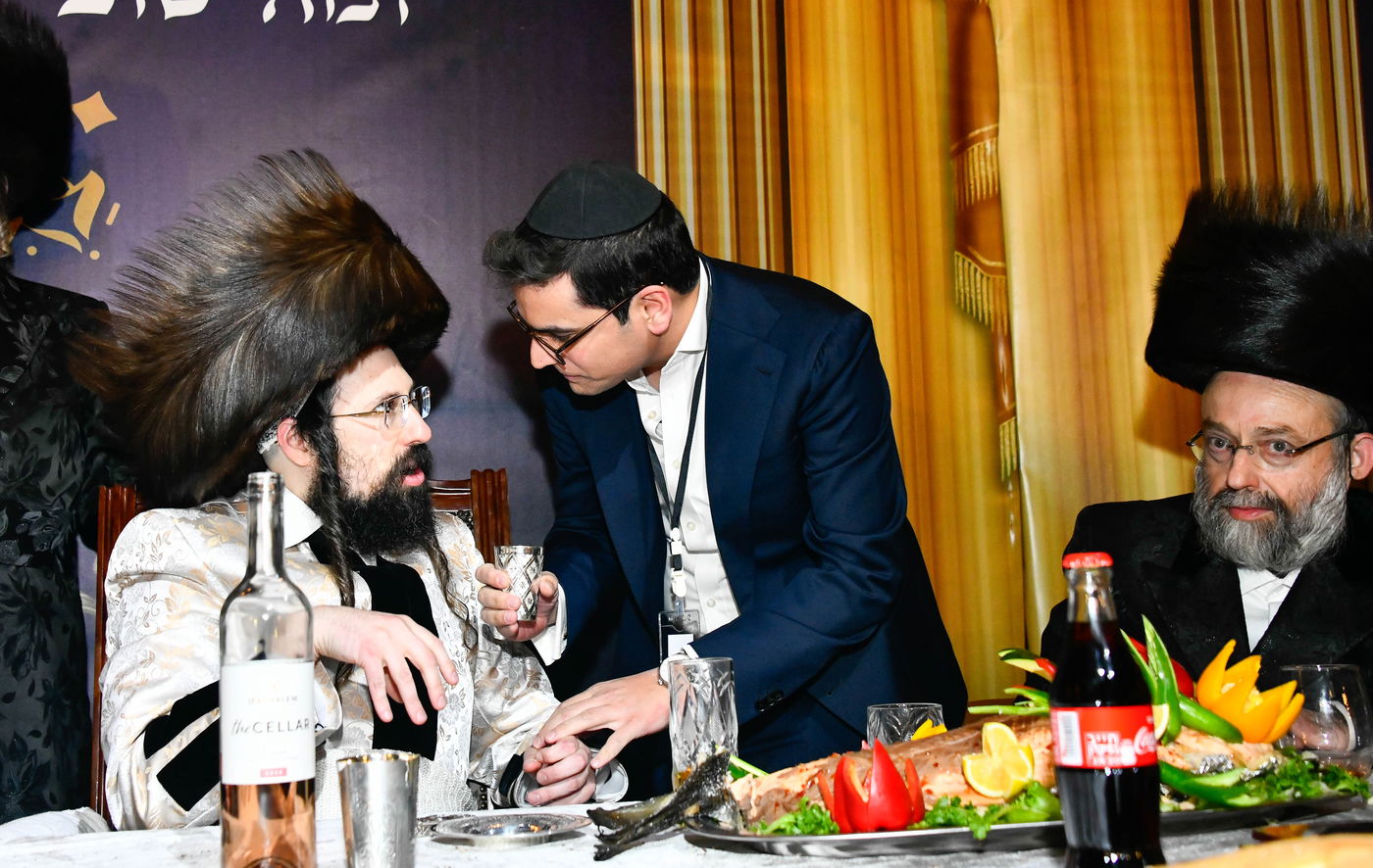 בר המצווה לבן האדמו"ר ממעז'יבוז'