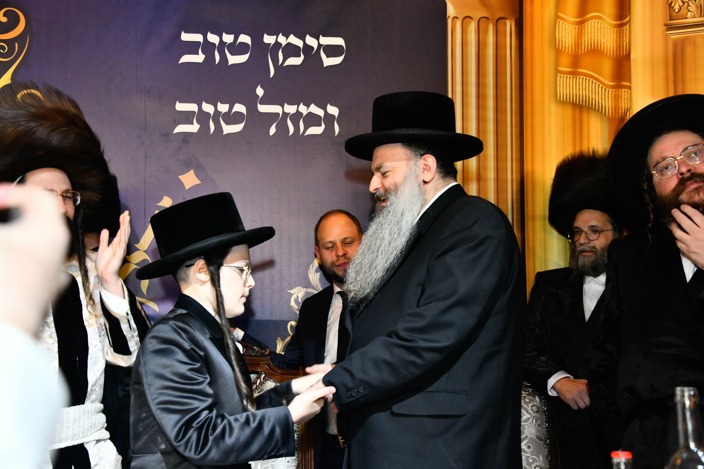 בר המצווה לבן האדמו"ר ממעז'יבוז'