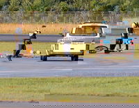 הפעילים על מסלול ההמראה