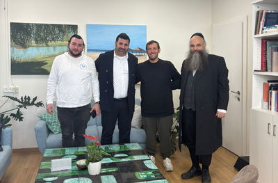 הנהלת ארגון זק"א בפגישה עם אסף זמיר