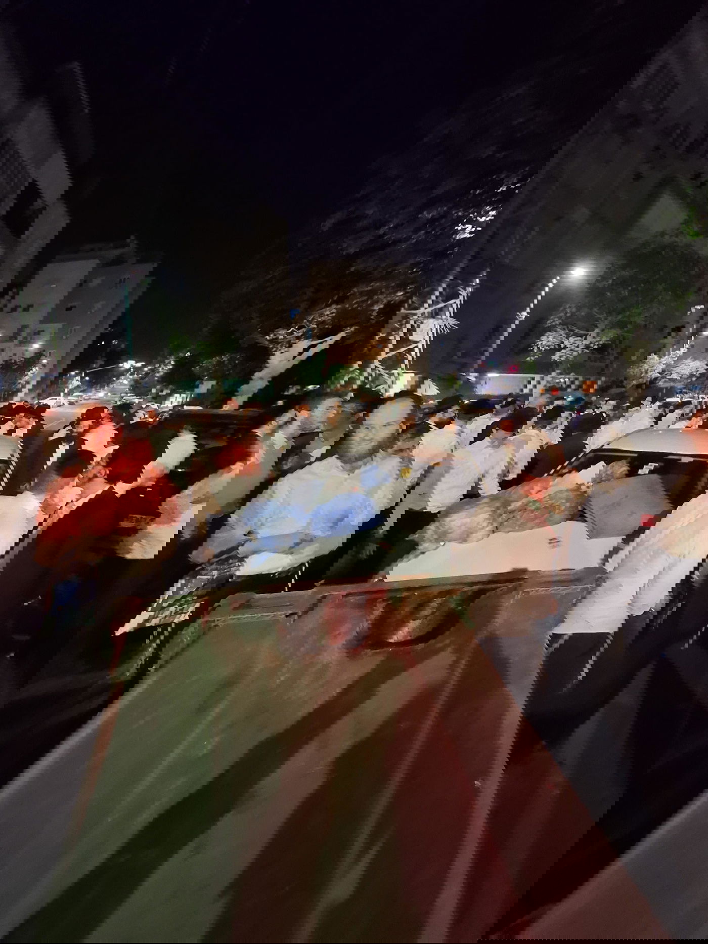 צה"ל על הדרמה הלילית: "מספר רב של פורעים הפכו את הניידת; מגנים בתוקף כל ניסיון לפגוע בחיילים"