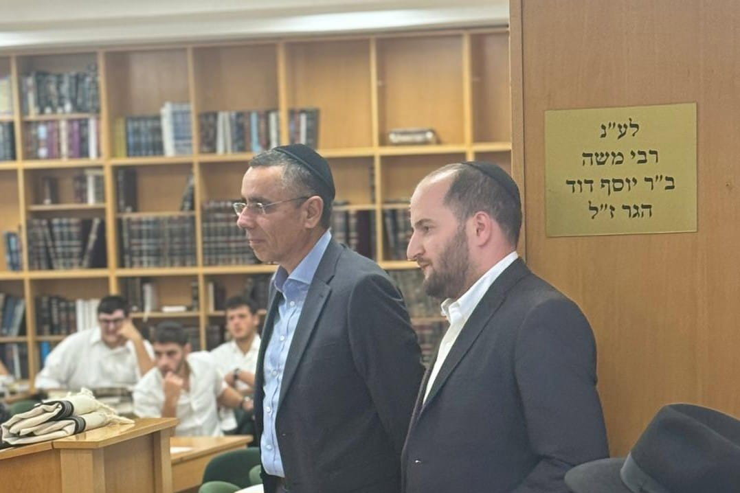 אבי לוי בביקורו בישיבת דרך חיים
