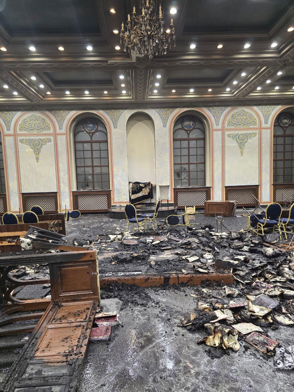 ה"קלויז קדישא" של סאדיגורה הוצת בידי מתמודד נפש | תיעוד מההרס הכבד