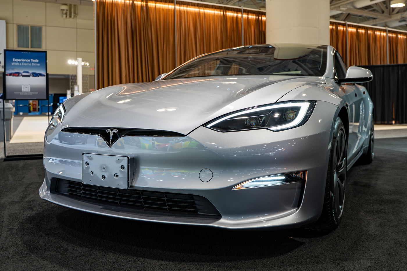 השקת טסלה. אילסוטרציה