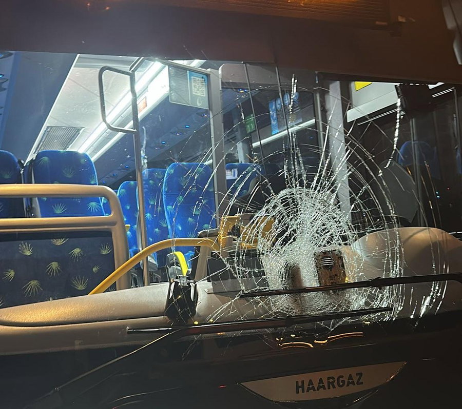 ונדליזם בבני ברק: נער נעצר ותקף שוטרים; שלושה קטינים אותרו בחשד ליידוי אבנים