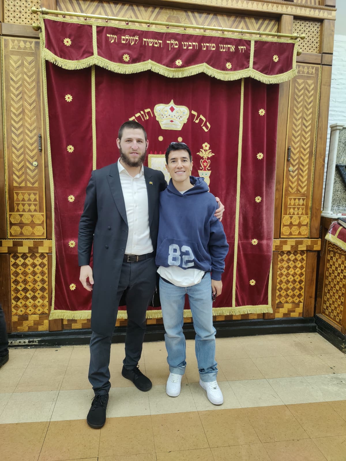 הראל סקעת הגיע לסיבוב הופעות בניו יורק וביקר ב-770