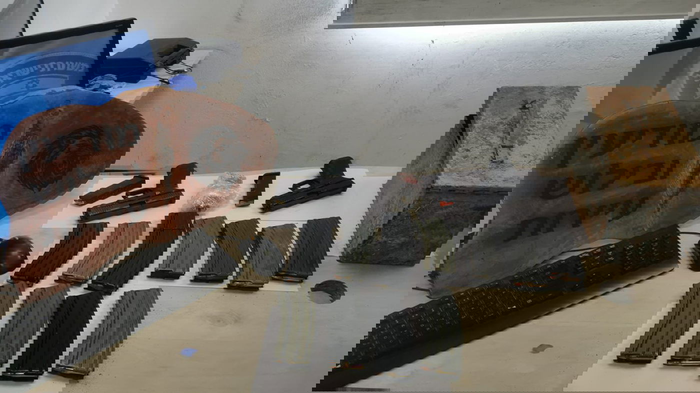 תיעוד: אלפי קליעים שנגנבו מצה"ל נתפסו בתוך שקיות בפשיטה משטרתית