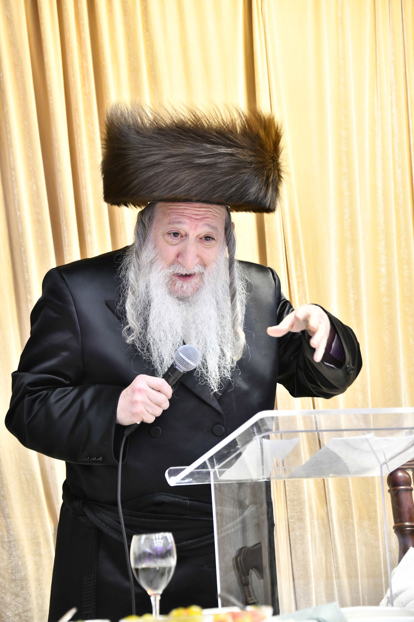 שבת מקדש מלך במכנובקא בעלזא