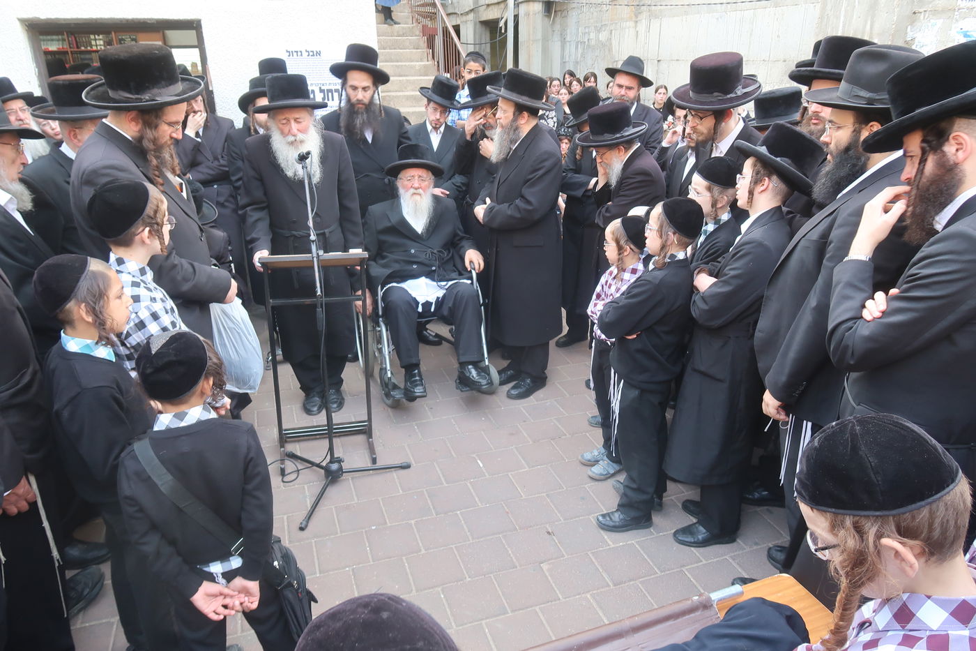  הלווית הרבנית טוביאס ע''ה 