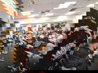 ראש הישיבה בשיחה בישיבה הערב