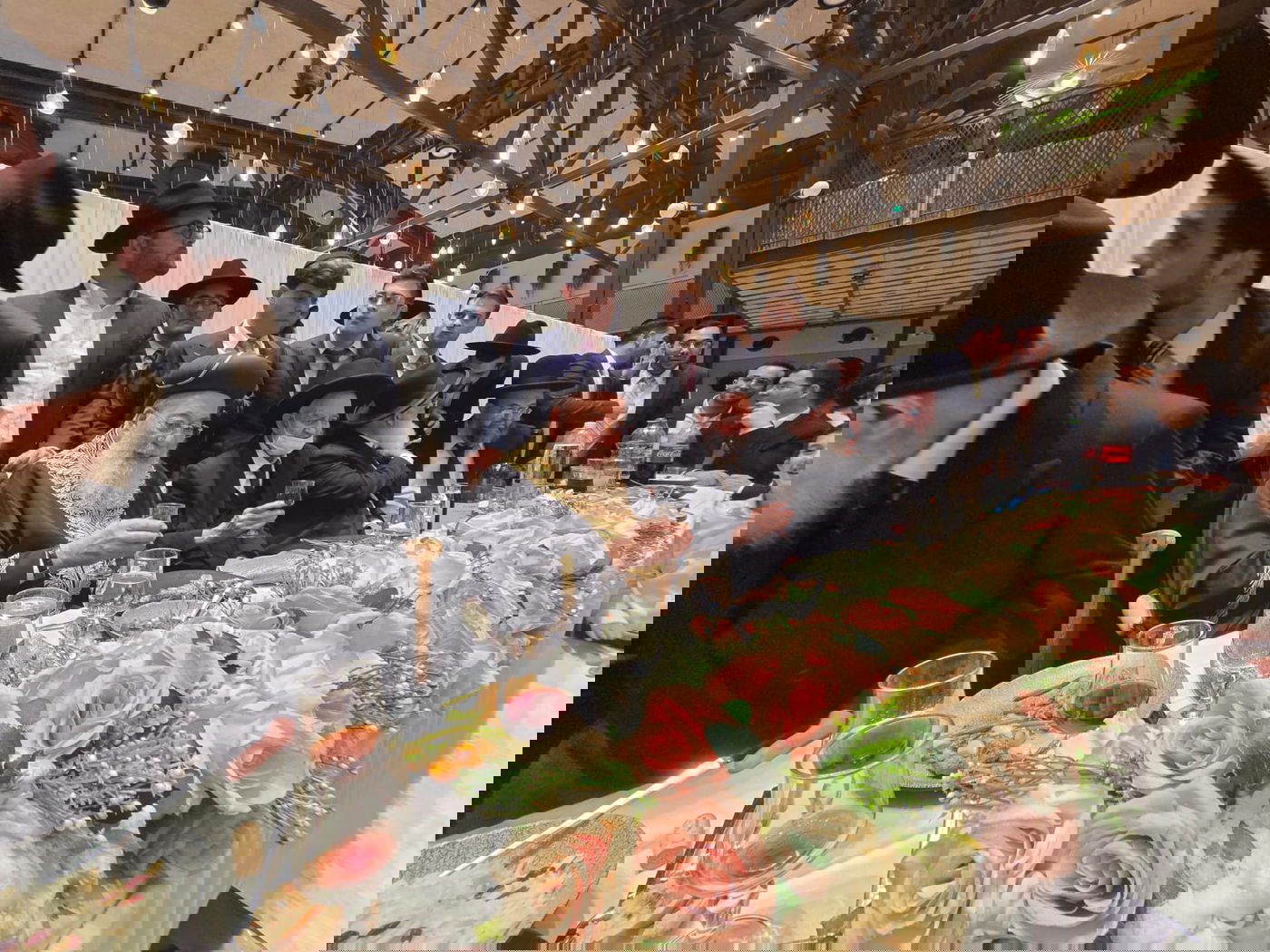 שמחת נישואי נכדו של רבי יצחק כהן 