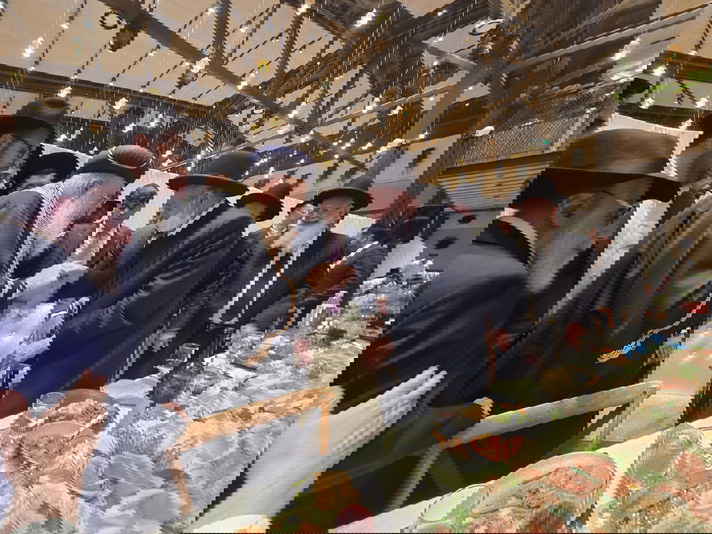 שמחת נישואי נכדו של רבי יצחק כהן 