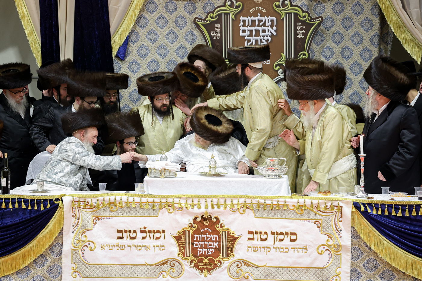 שמחת בית תולדות אברהם יצחק - קארלסבורג - פאלטישאן