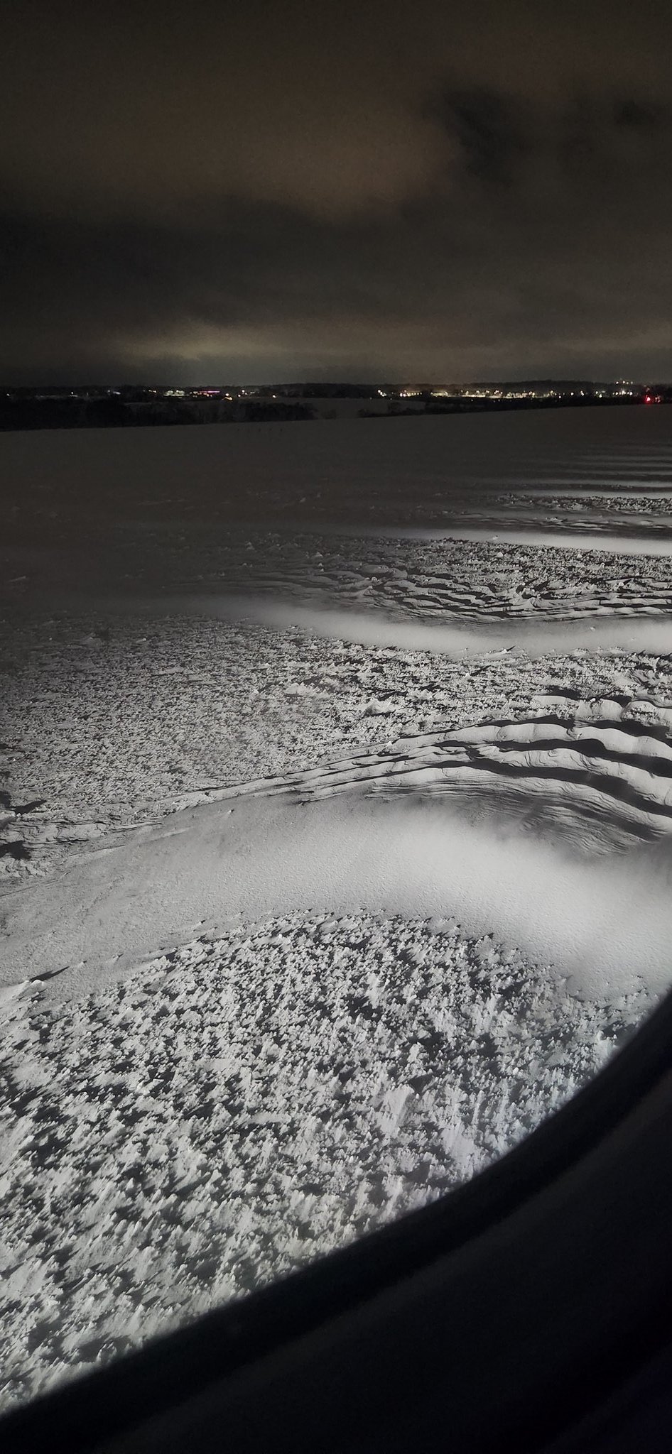 המטוס תקוע על המסלול