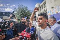 מאות יצאו לרחובות: קבלת הפנים המרגשת ליוסף חיים אוחנה ליד ביתו