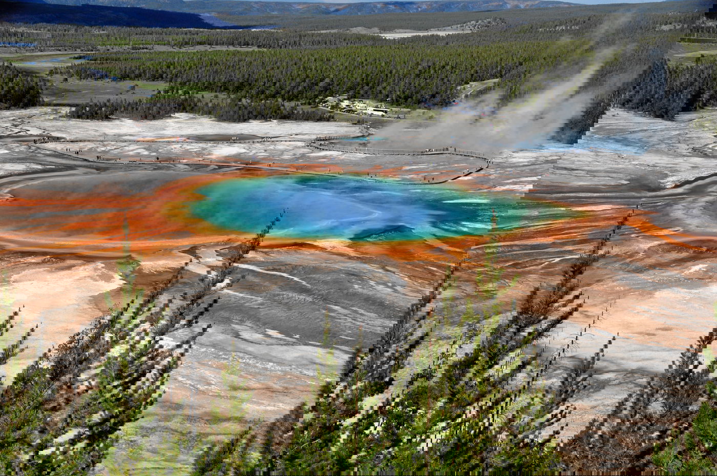 מעיין פריזמטי גדול בהפארק הלאומי ילוסטון
