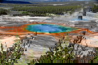 מעיין פריזמטי גדול בהפארק הלאומי ילוסטון