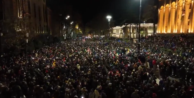 תחקיר: המפגינים רוססו בגז כימי מימי מלחמת העולם הראשונה | "תסמינים קשים וארוכי טווח"