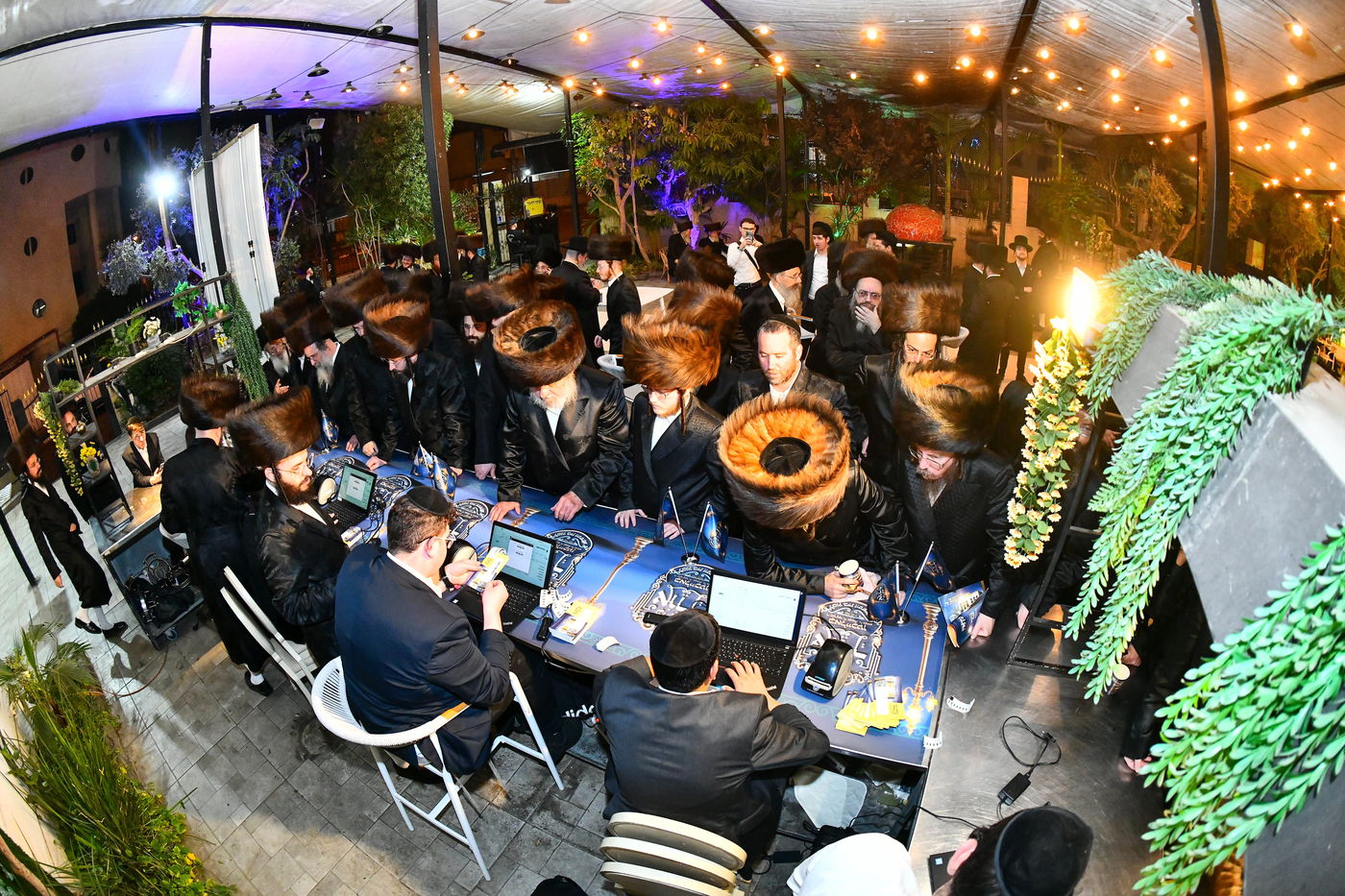 וועידה בחצה"ק זוטשקא