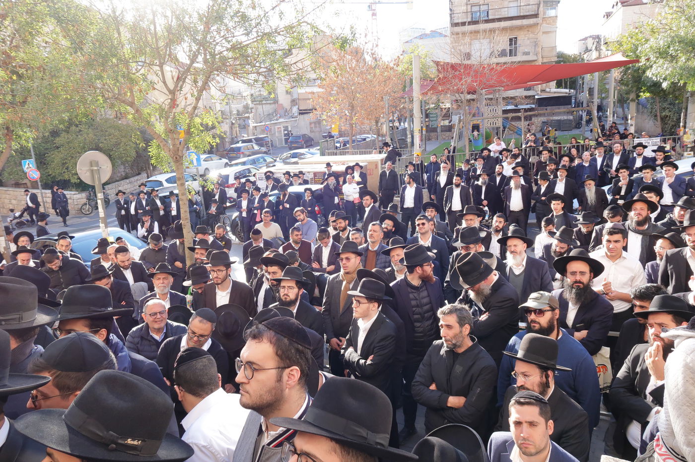 מסע הלווית הגה"צ רבי משה חיים אריה זצ"ל