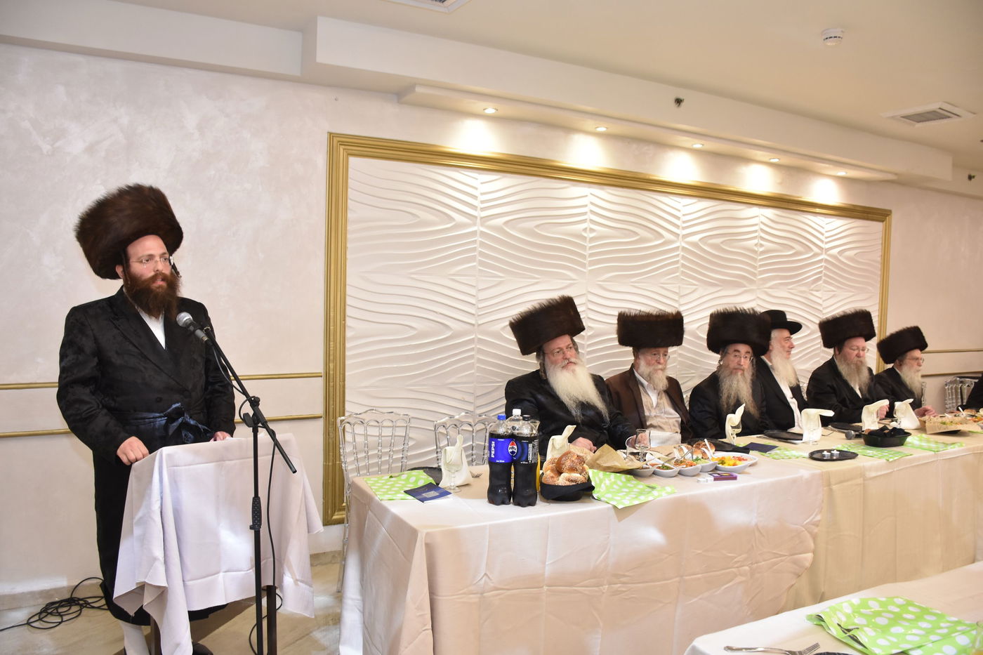 סעודת הילולא ודינר ב'פנים מאירות' - להורות נתן