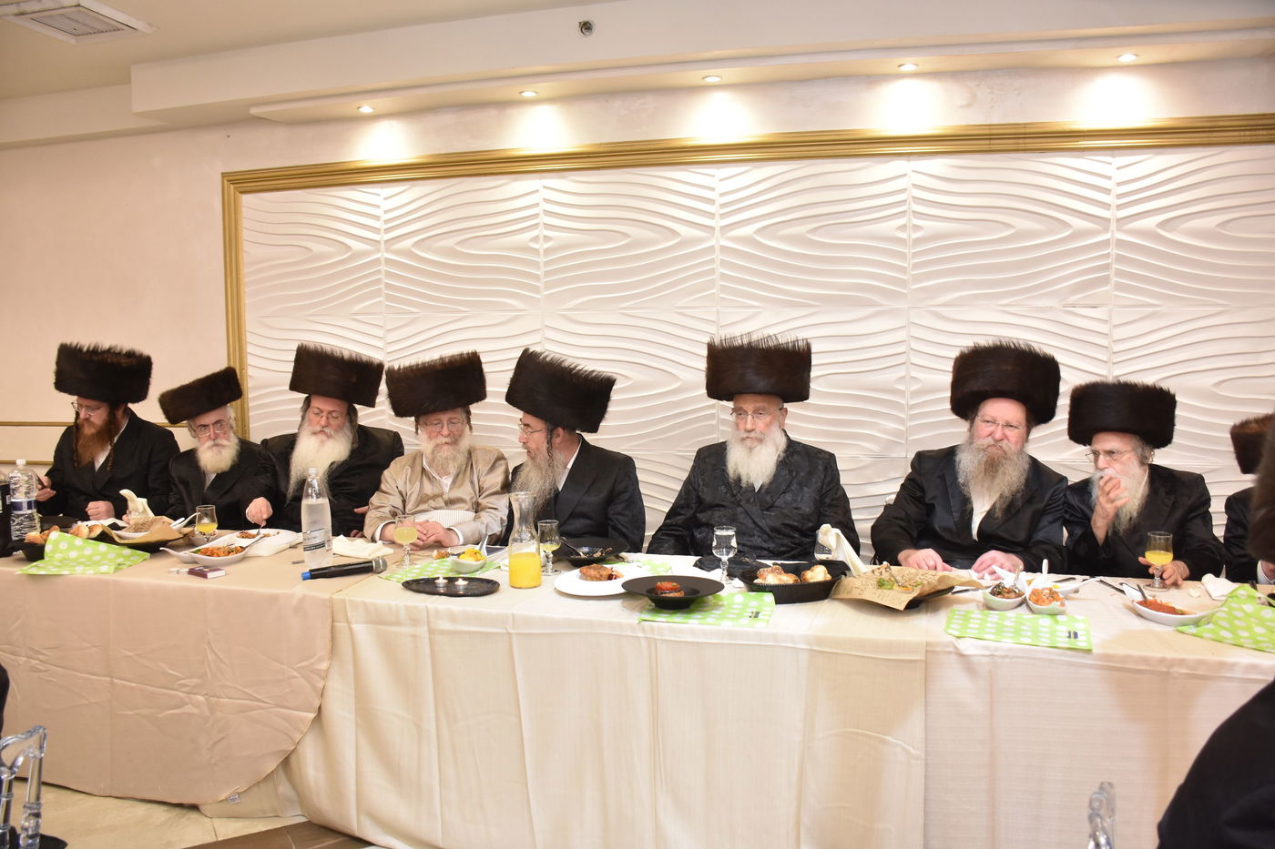 סעודת הילולא ודינר ב'פנים מאירות' - להורות נתן