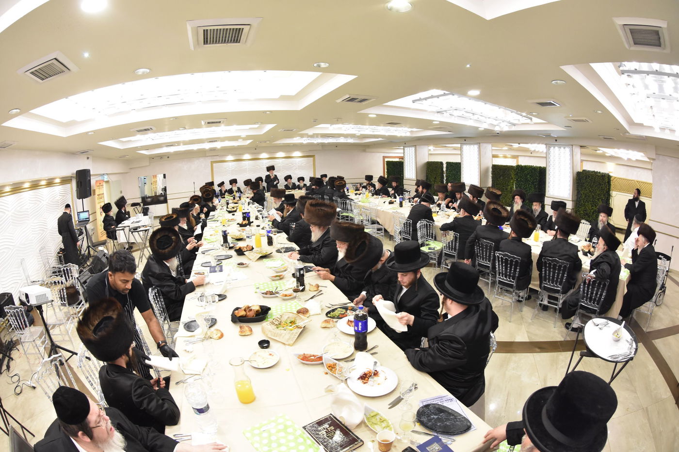 סעודת הילולא ודינר ב'פנים מאירות' - להורות נתן