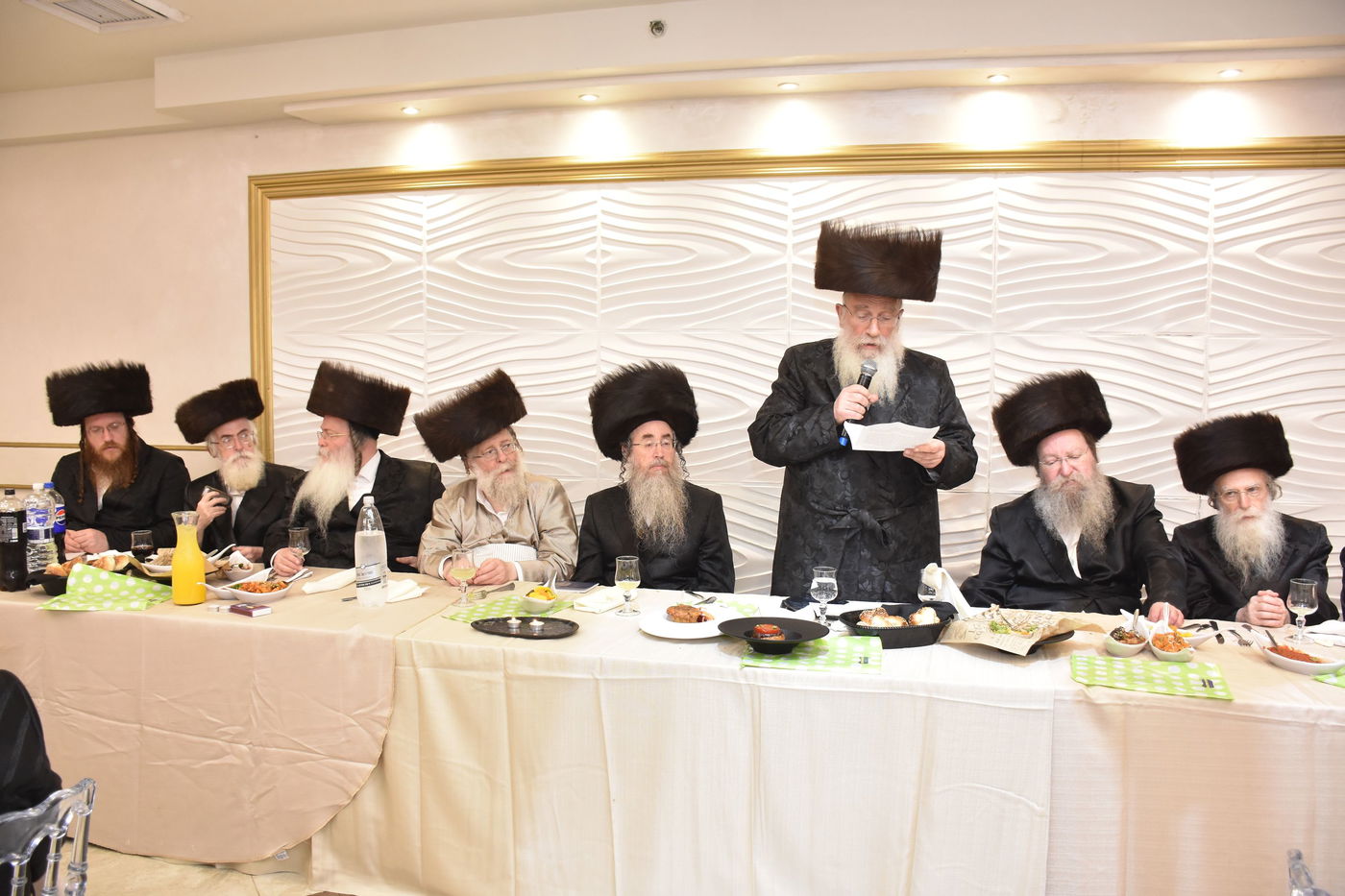 סעודת הילולא ודינר ב'פנים מאירות' - להורות נתן