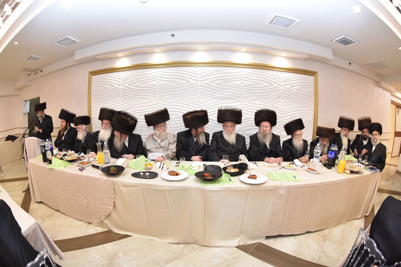 סעודת הילולא ודינר ב'פנים מאירות' - להורות נתן