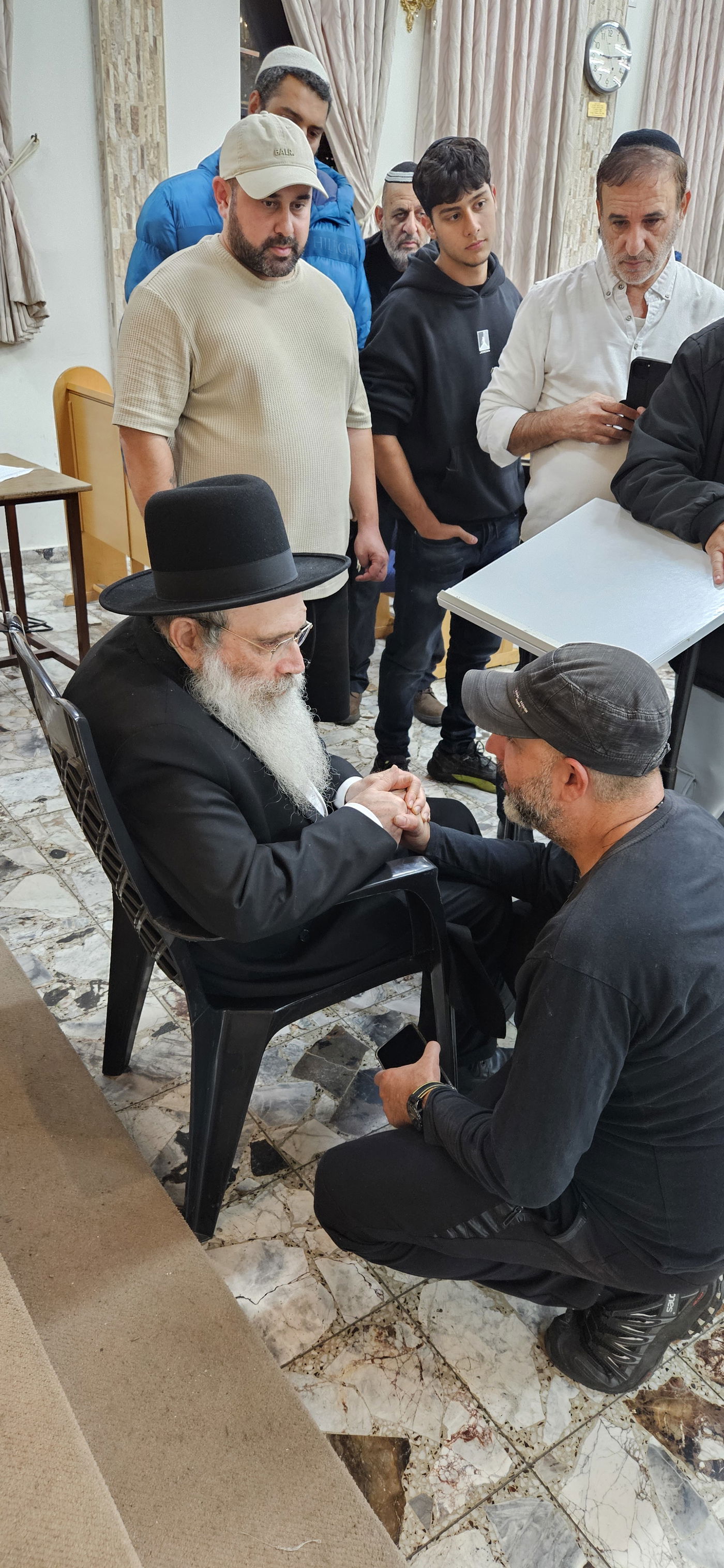 הגר"ש שטיינמן במסע חיזוק בעיר חולון