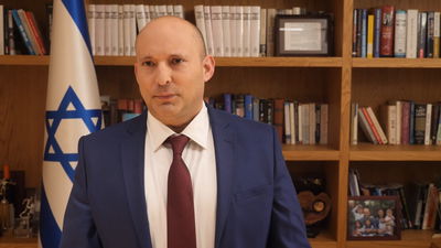 נפתלי בנט התבלבל בטקסט: "חבר'ה מהתחלה, ביקשתי בלי" | ההצהרה על הגיוס