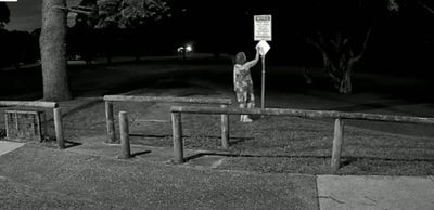 המעקב אחרי הסבתא: זה מה שגילו אותה עושה בשעת לפנות בוקר