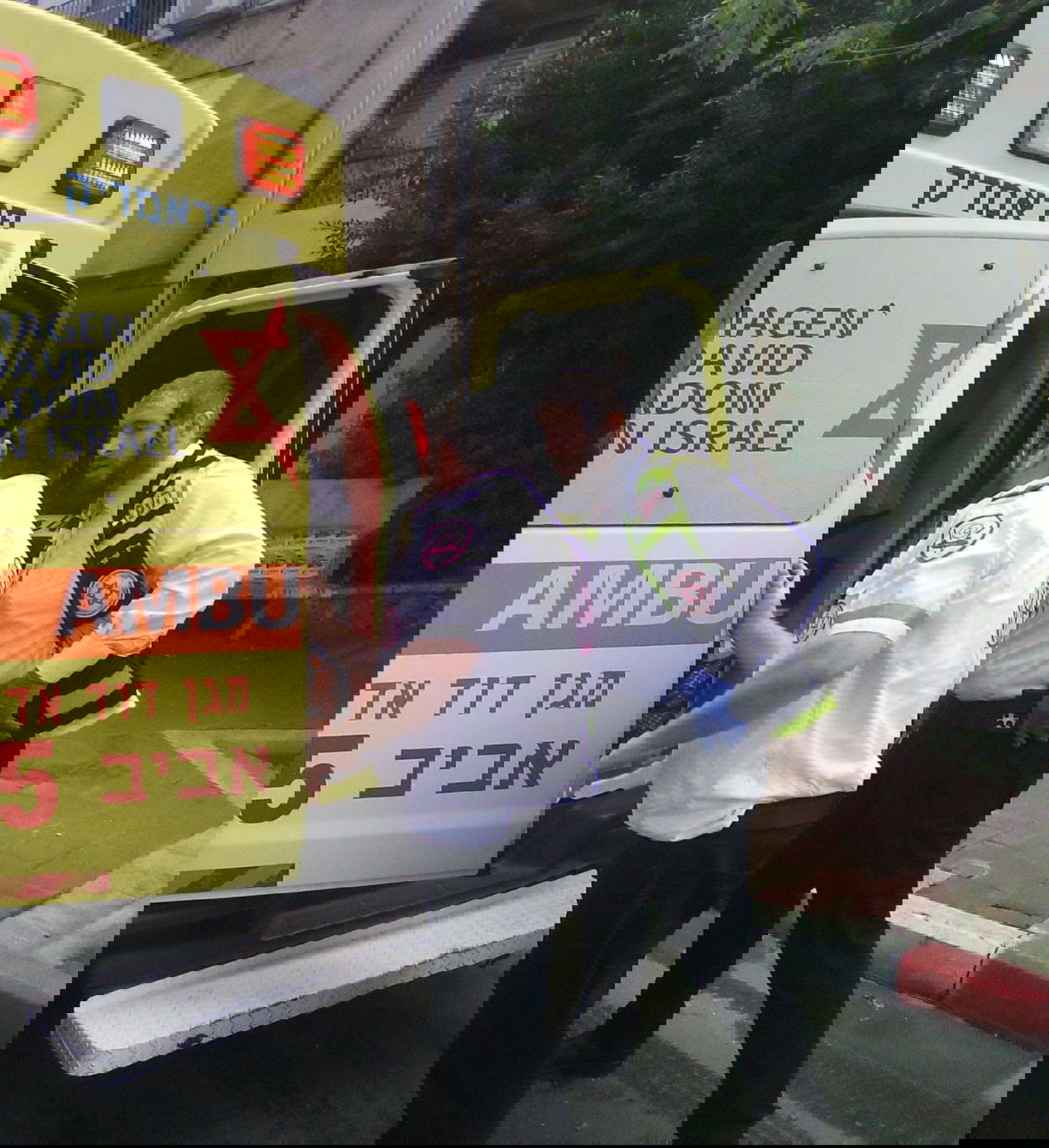 כוחות ההצלה בזירה