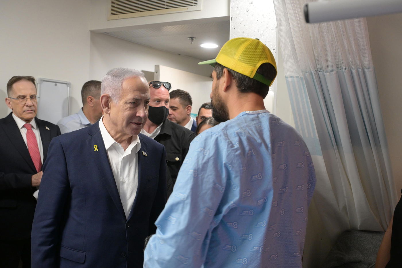 בביקור אצל החיילים שנפצעו