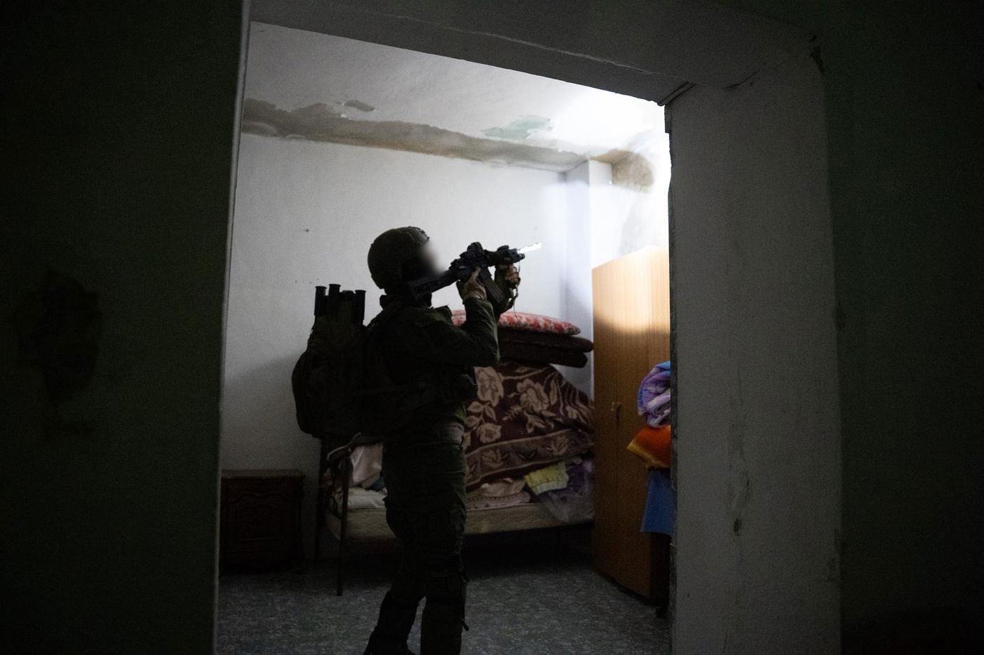 פעילות כוחות מחטיבת עציון בשיתוף חיל האוויר בכפר צוריף