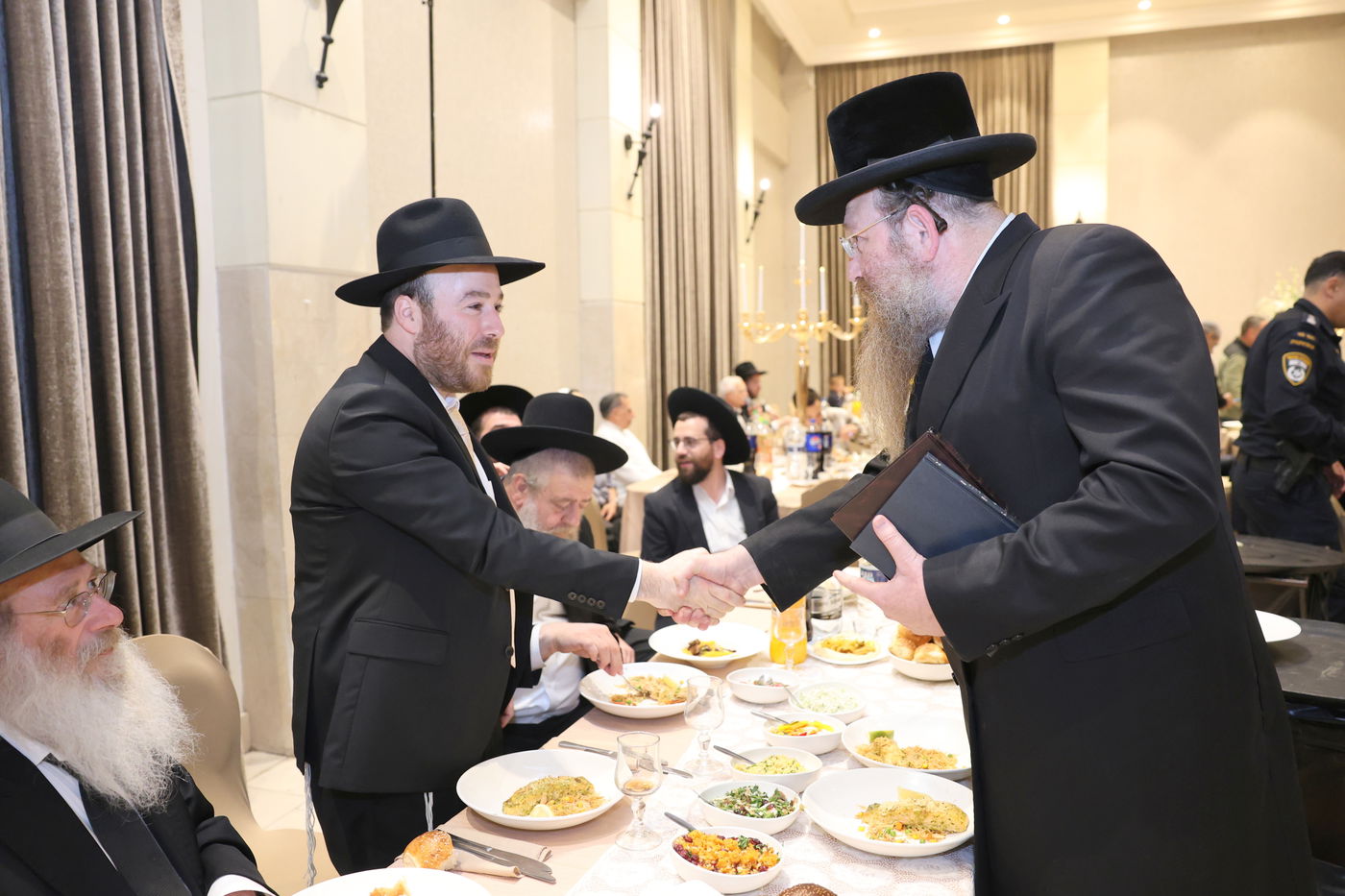 בר מצווה לבנו של אליהו ארנד